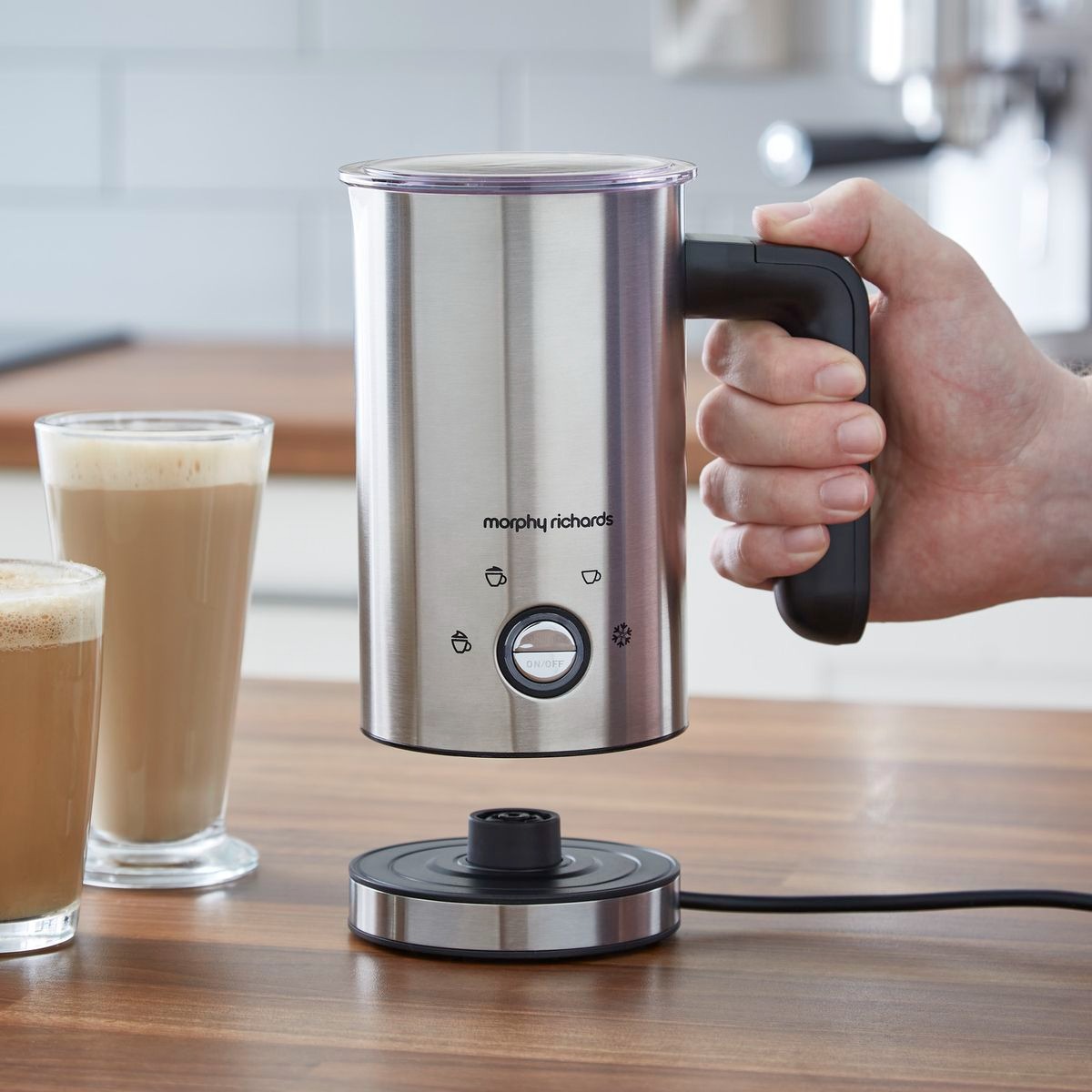 Choosing the Best Espresso Machine with Milk Frother for Your Home Cafe